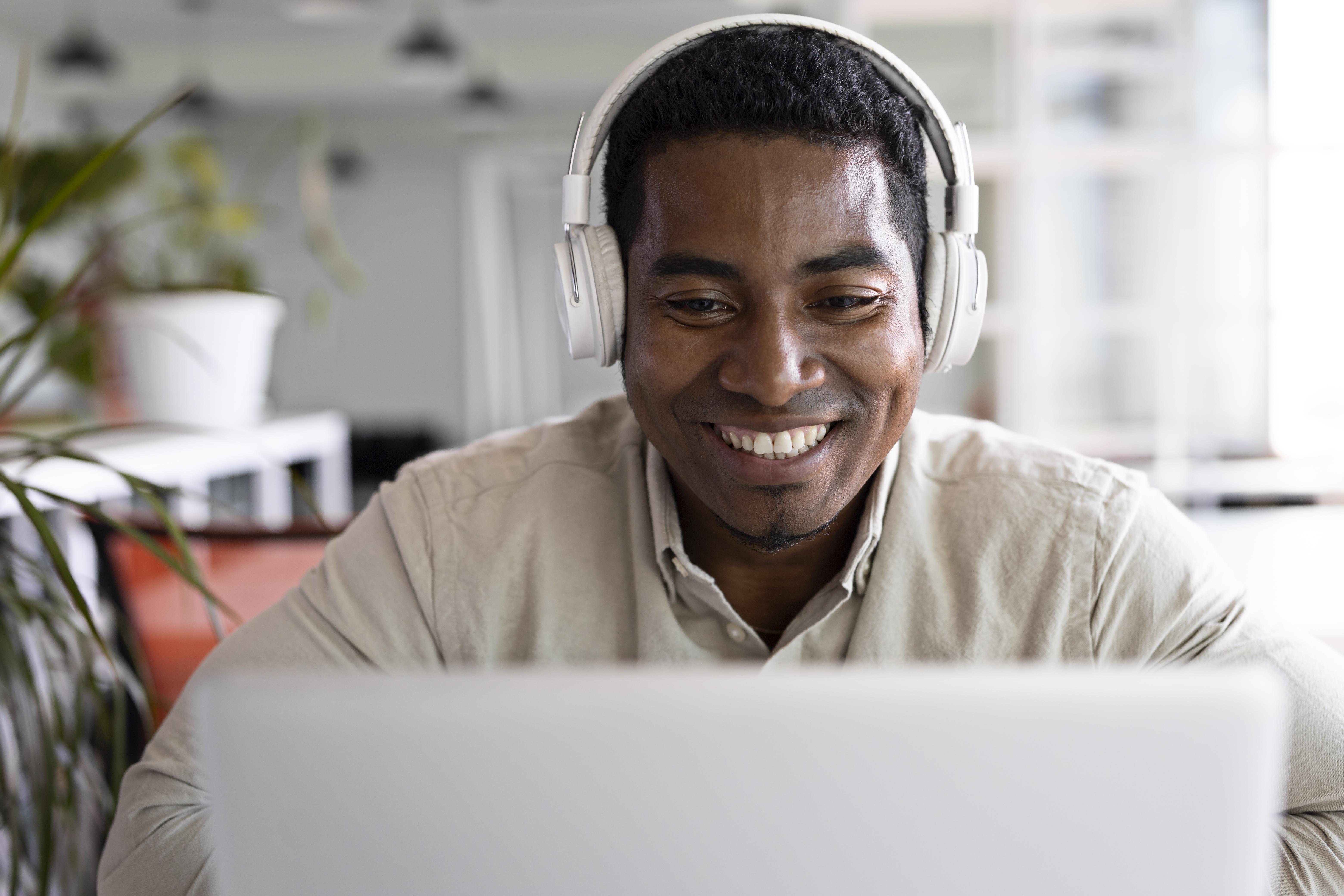 Candidate preparing for an English language assessment